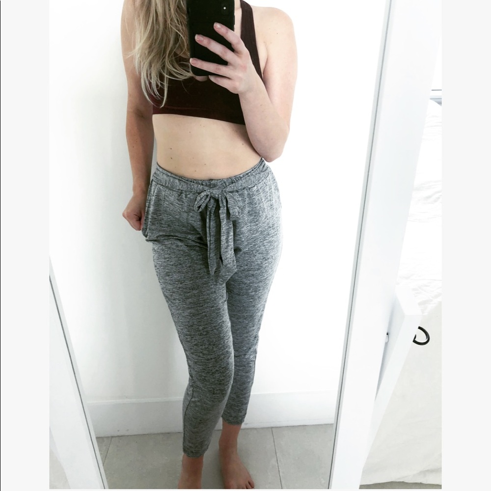 NWT light grey tie front booty enhancing joggers - Picture 6 of 8